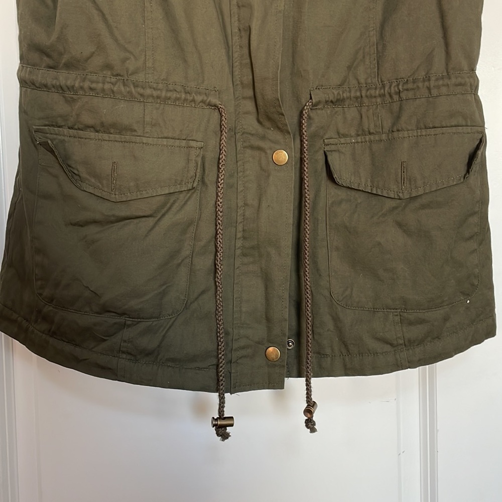 Utility vest - Picture 3 of 5